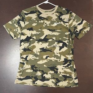 Nike Dri-Fit Camo T-Shirt (Large)